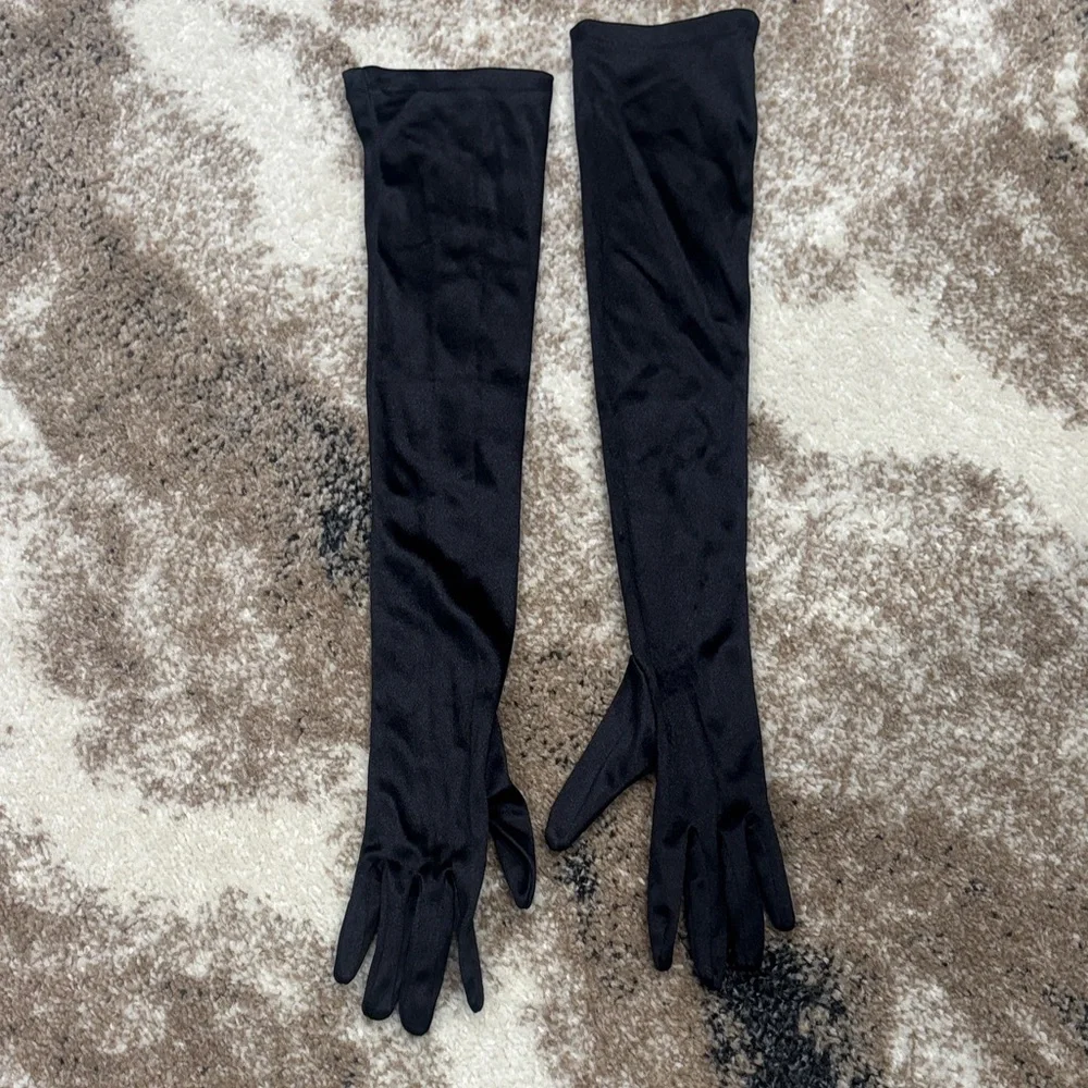 Elegant Black Opera Gloves